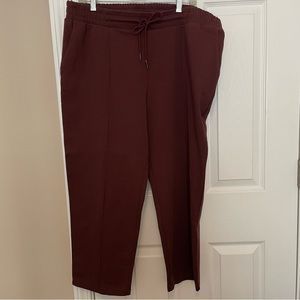 A new day cropped stretch wine athleisure pant, size XL